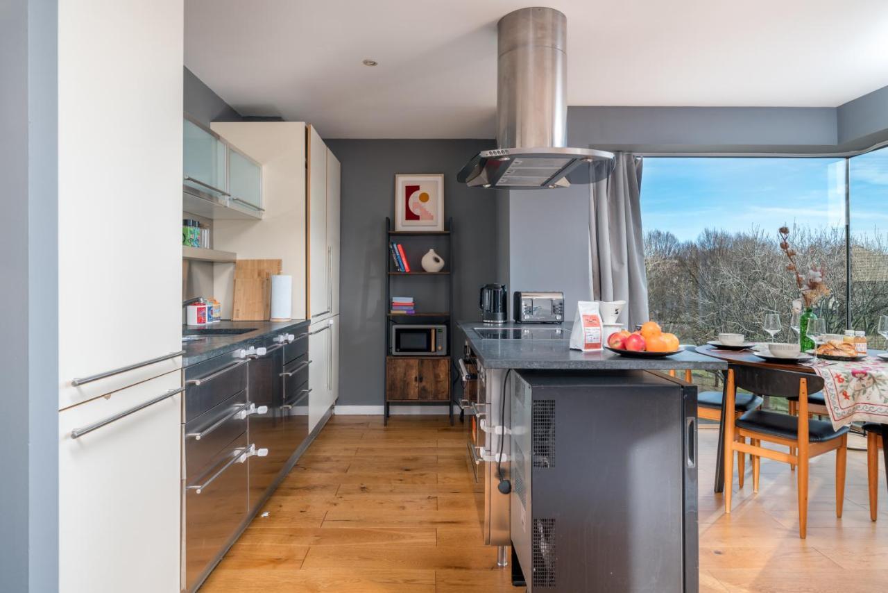 2 Bedroom Apartment With Park Views Shoreditch Лондон Экстерьер фото
